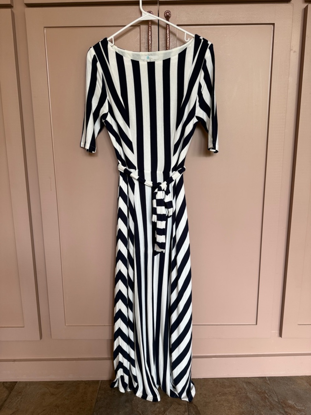 Boden Striped Navy and White Maxi Dress with Tie Waist (6R)